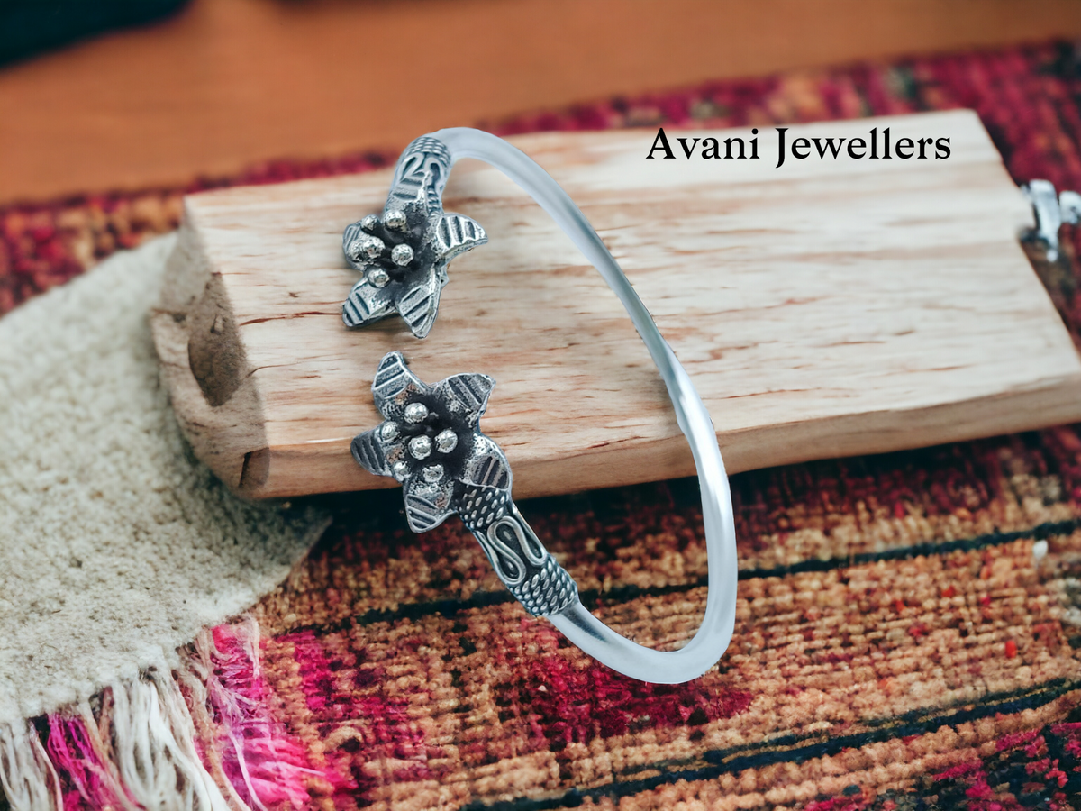 Silver Ladies Plain Kade