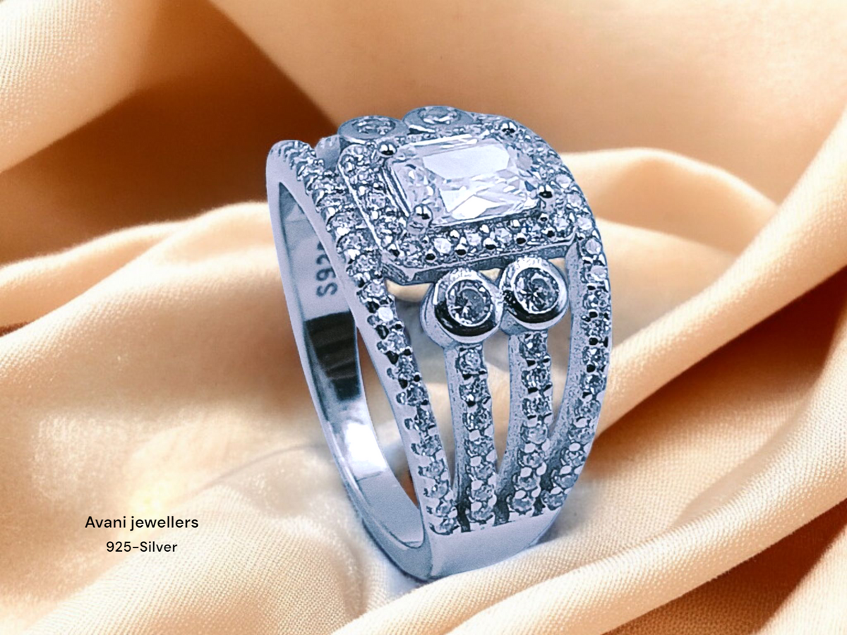 Silver Ladies Fancy Ring