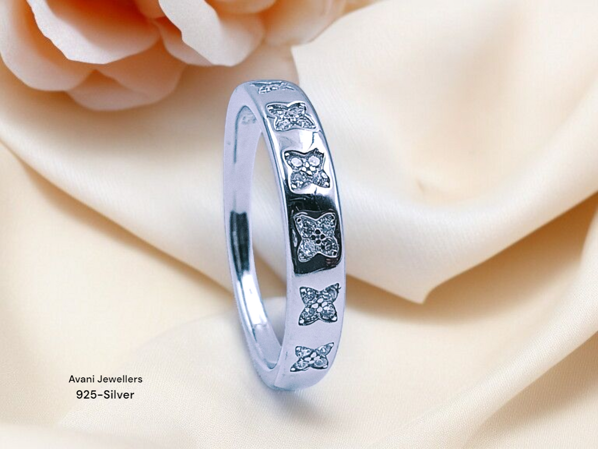 Silver Ladies Fancy Ring